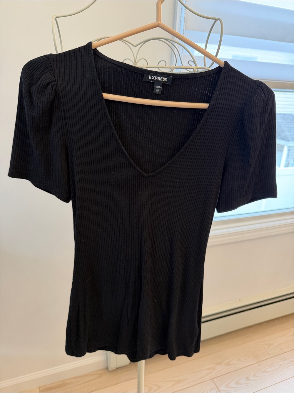 Express Black Ribbed V-Neck Short Sleeve Top